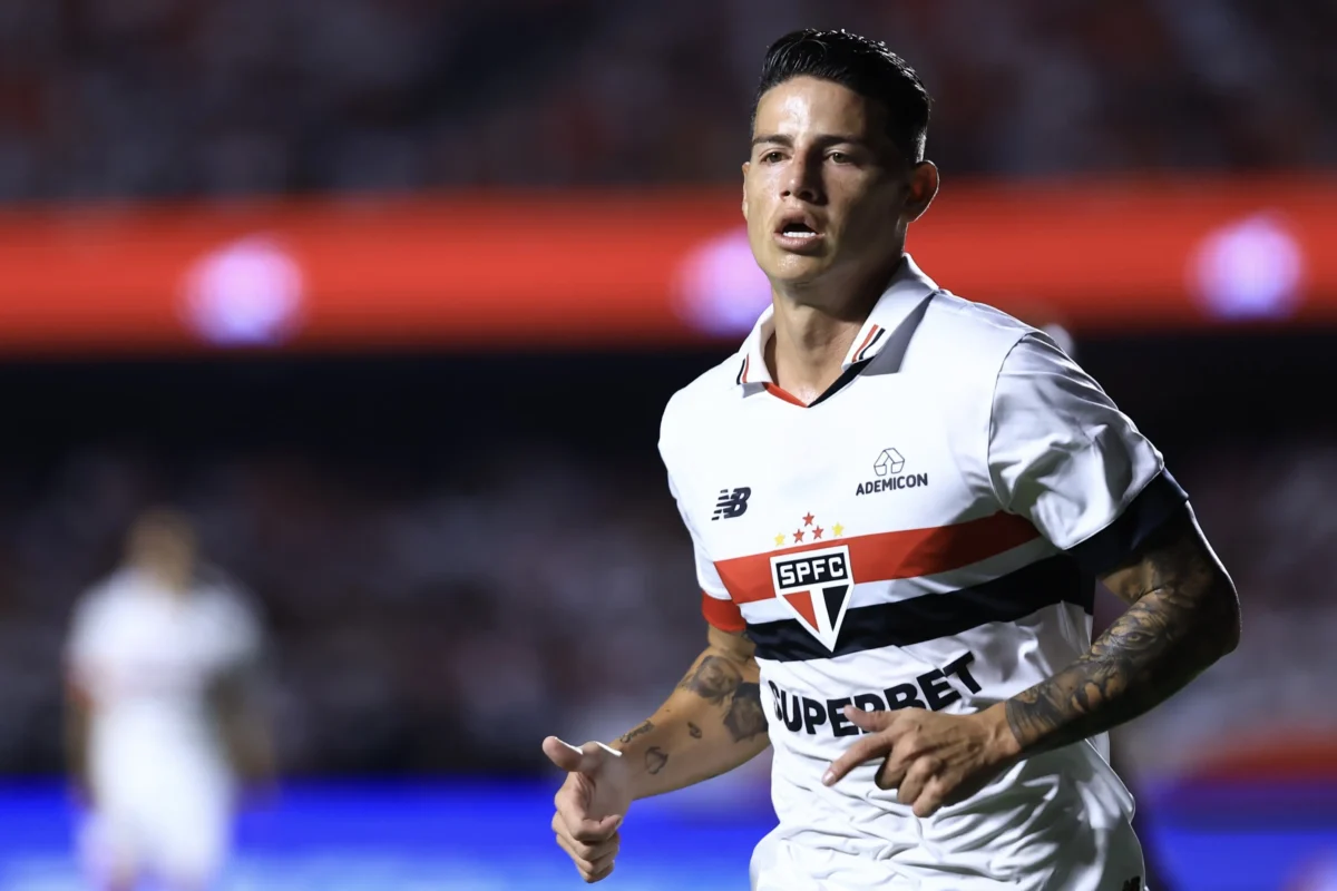 "Técnico da Lazio Descarta Possibilidade de Contratação de James Rodríguez"