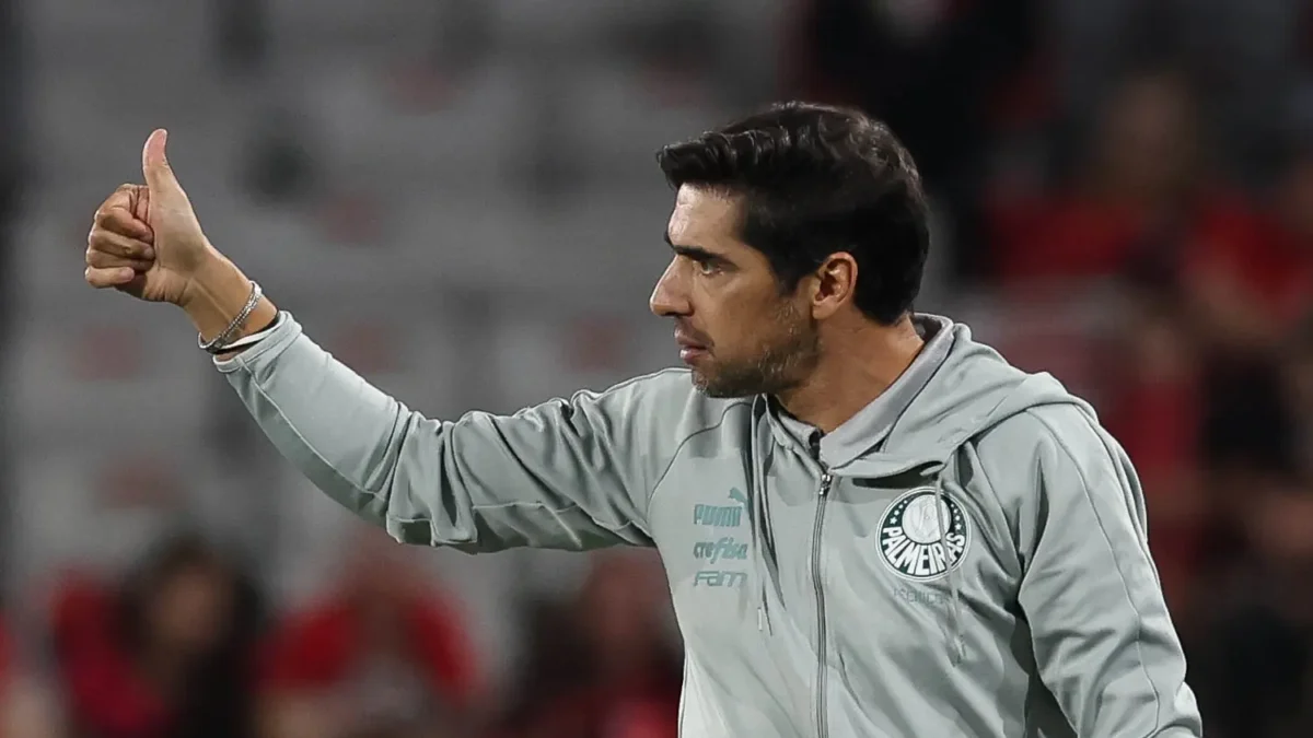 Abel Ferreira sobre reação do Palmeiras após eliminações: "Uma equipe nunca está acabada"