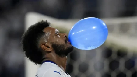 Al-Hilal conquista quinta vitória consecutiva no Campeonato Saudita com gols de Malcom e Lodi