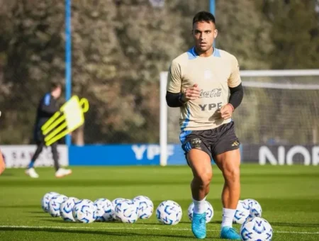 Argentina deve ter dupla de ataque com Julián Álvarez e Lautaro sem Messi: próxima partida contra o Chile