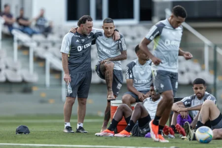 "Atlético-MG: Arana e Alonso treinam, Vargas e Franco são esperados para concentração"