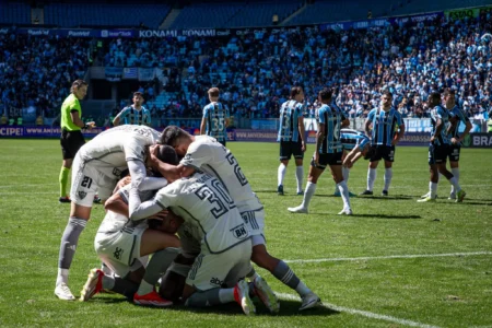 Atlético-MG busca vitória contra o Bahia como visitante para se aproximar do G-6 da Série A.