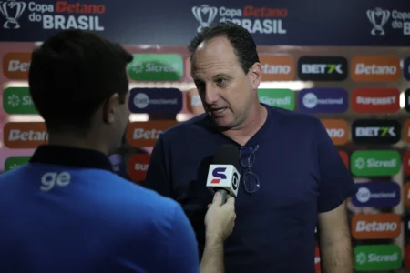 Ceni admite queda ofensiva do Bahia e critica atitude na eliminação para o Flamengo