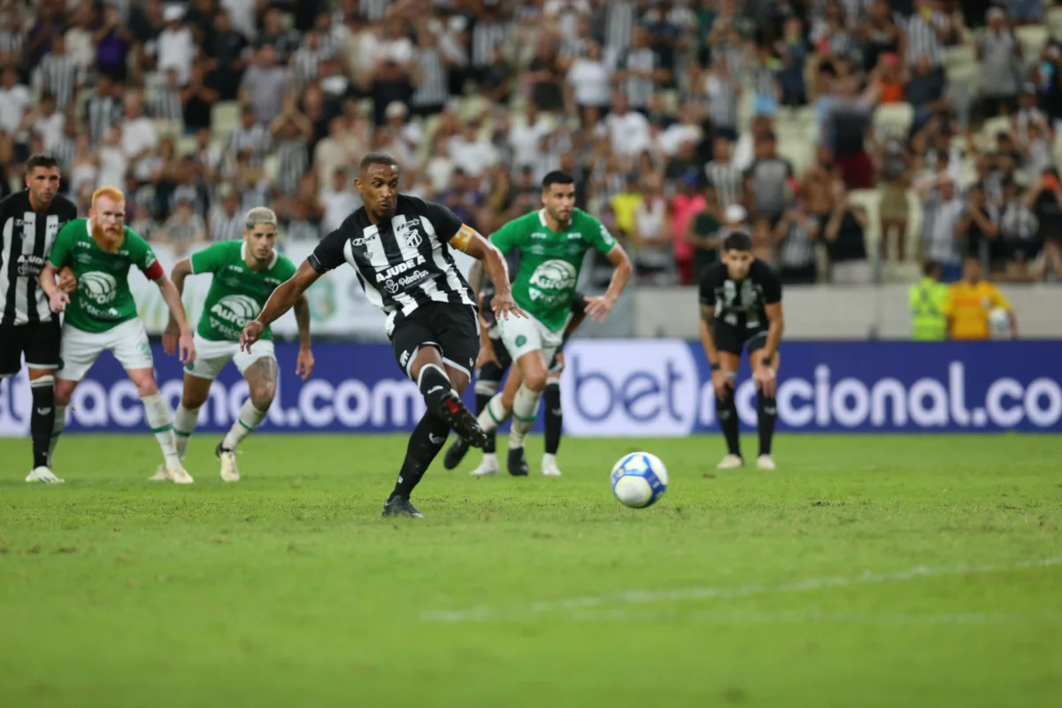 Confrontos entre Ceará e Chapecoense: histórico dos jogos