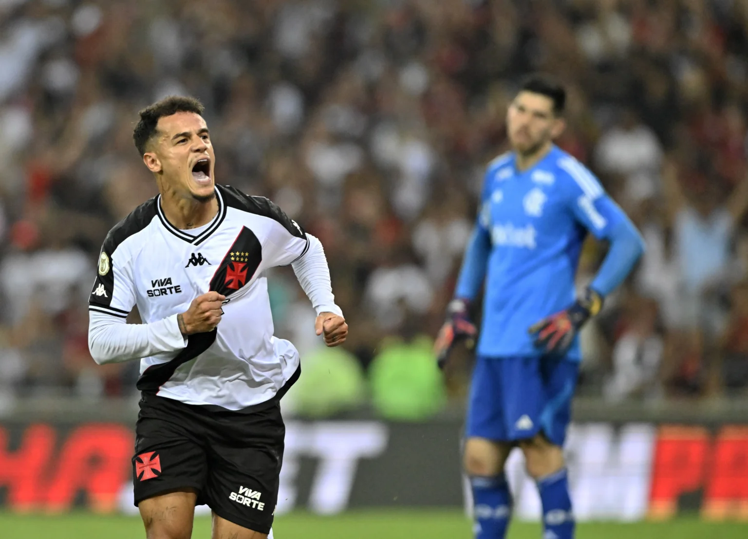 Coutinho marca 1º gol após retorno ao Vasco e rebate críticas: "Muita besteira foi dita sobre mim"