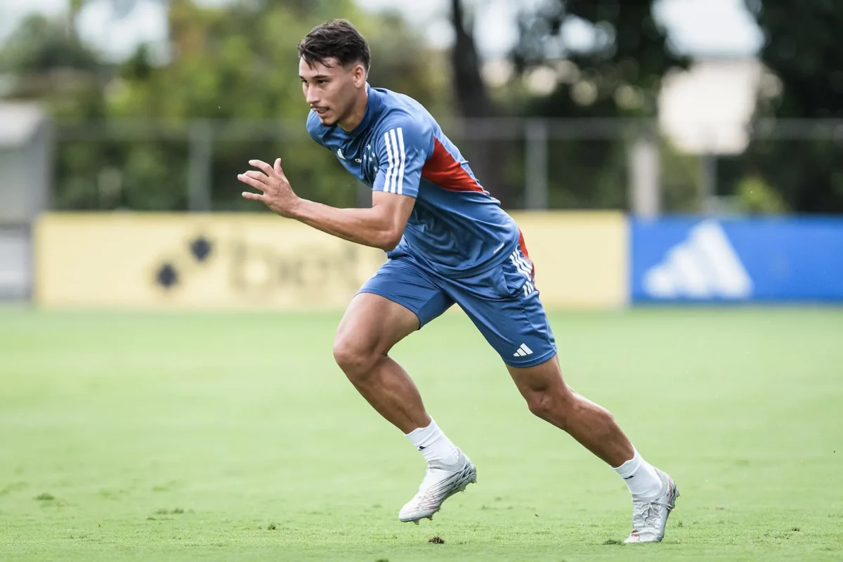 Cruzeiro confirma cirurgia bem-sucedida do jogador Japa.