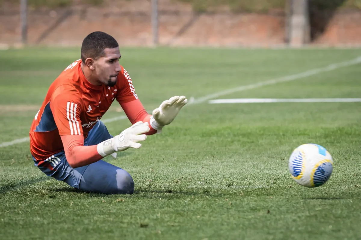 CruzeiroRenova Contrato com Goleiro Léo Aragão