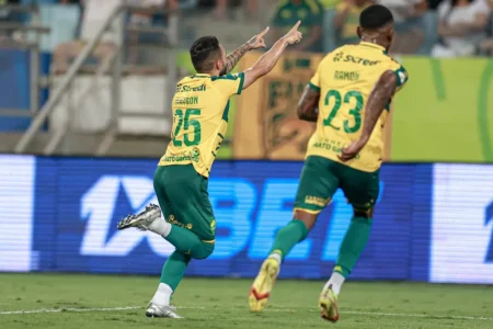 Cuiabá procura segunda vitória consecutiva no Brasileirão após reação no returno.