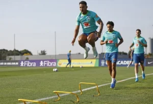 Danilo na Seleção: Entendendo o Papel Tático do Lateral Apesar de Ser Reserva no Início da Temporada