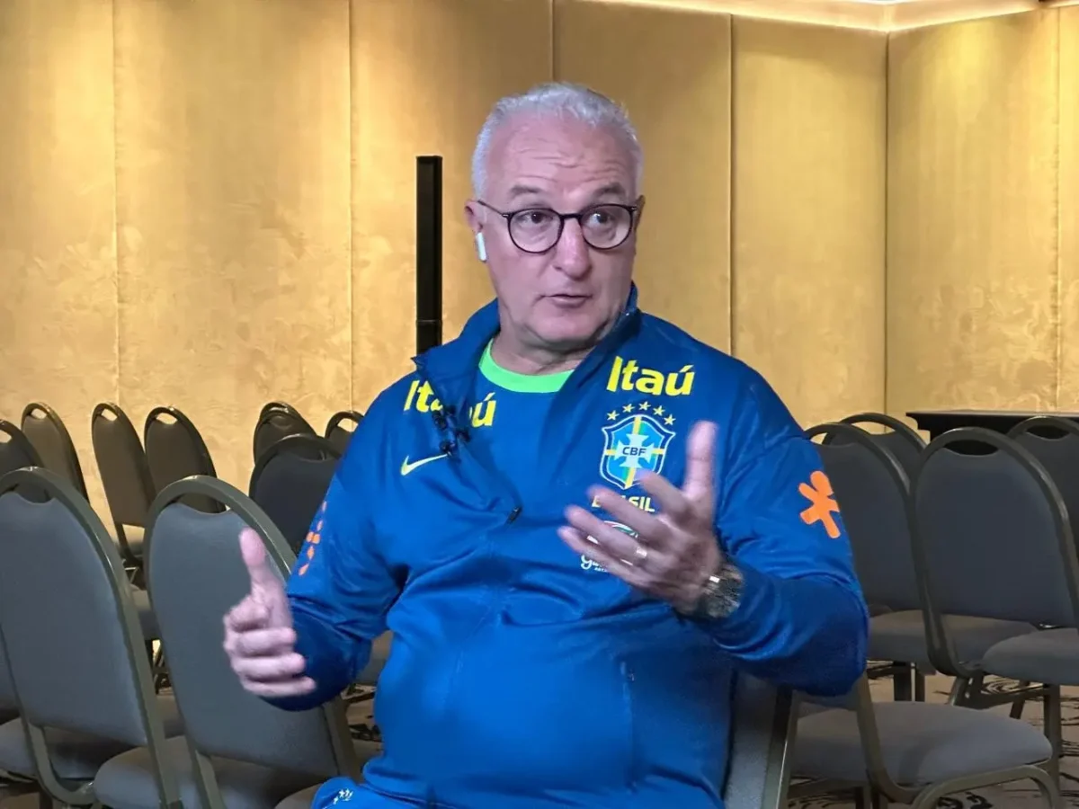 Dorival explica escolha de João Pedro e lamenta corte de Pedro na Seleção: "Técnica, postura e força"