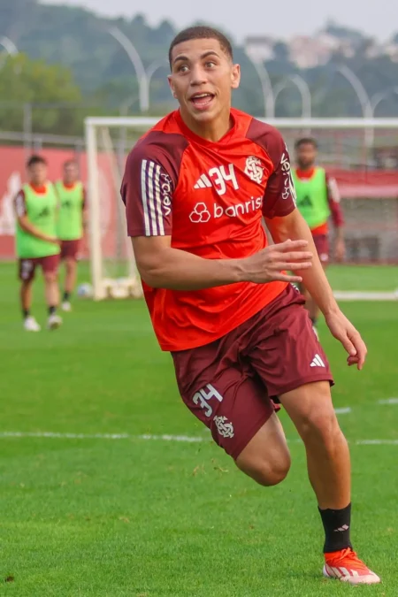 Escalação do Internacional: Gabriel Carvalho retorna ao time titular para enfrentar o Fortaleza