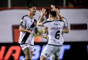 Escalação do Vasco da Gama: Rafael Paiva testa mudanças na formação antes do jogo contra o Palmeiras.