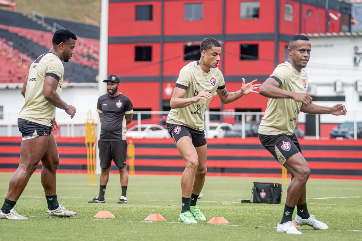 Escalação do Vitória x Atlético-GO: saiba os desfalques, dúvidas e time provável.