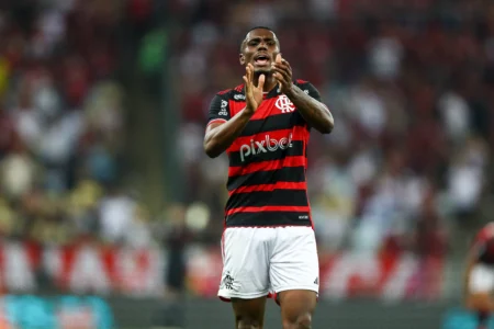 Evertton: do interior ao Maracanã, o artilheiro do Flamengo que provou seu valor