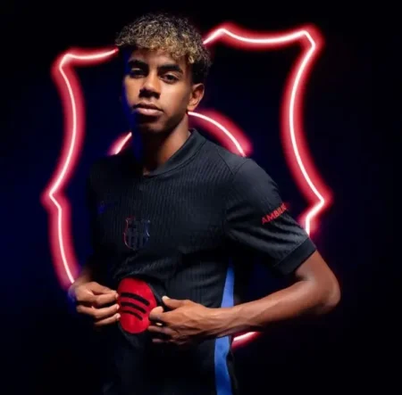 "FC Barcelona Apresenta Nova Camisa Oficial: Preços Variam até R$ 934"