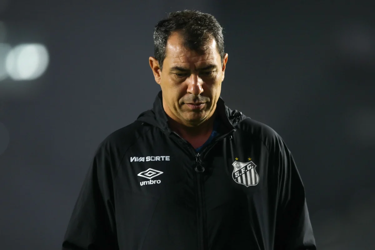 Fim da Linha para Carille no Santos? Jogo Contra o Brusque Decide o Futuro do Técnico