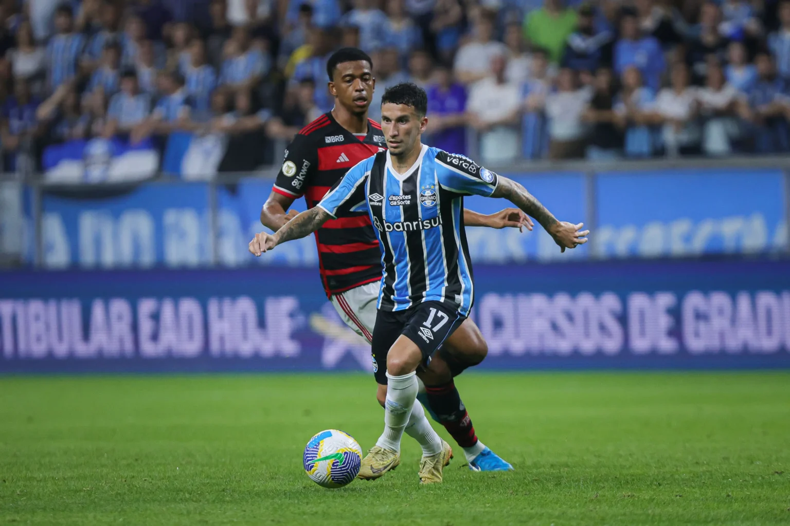 Flamengo acusa: Carlinhos foi vítima de racismo na Arena do Grêmio