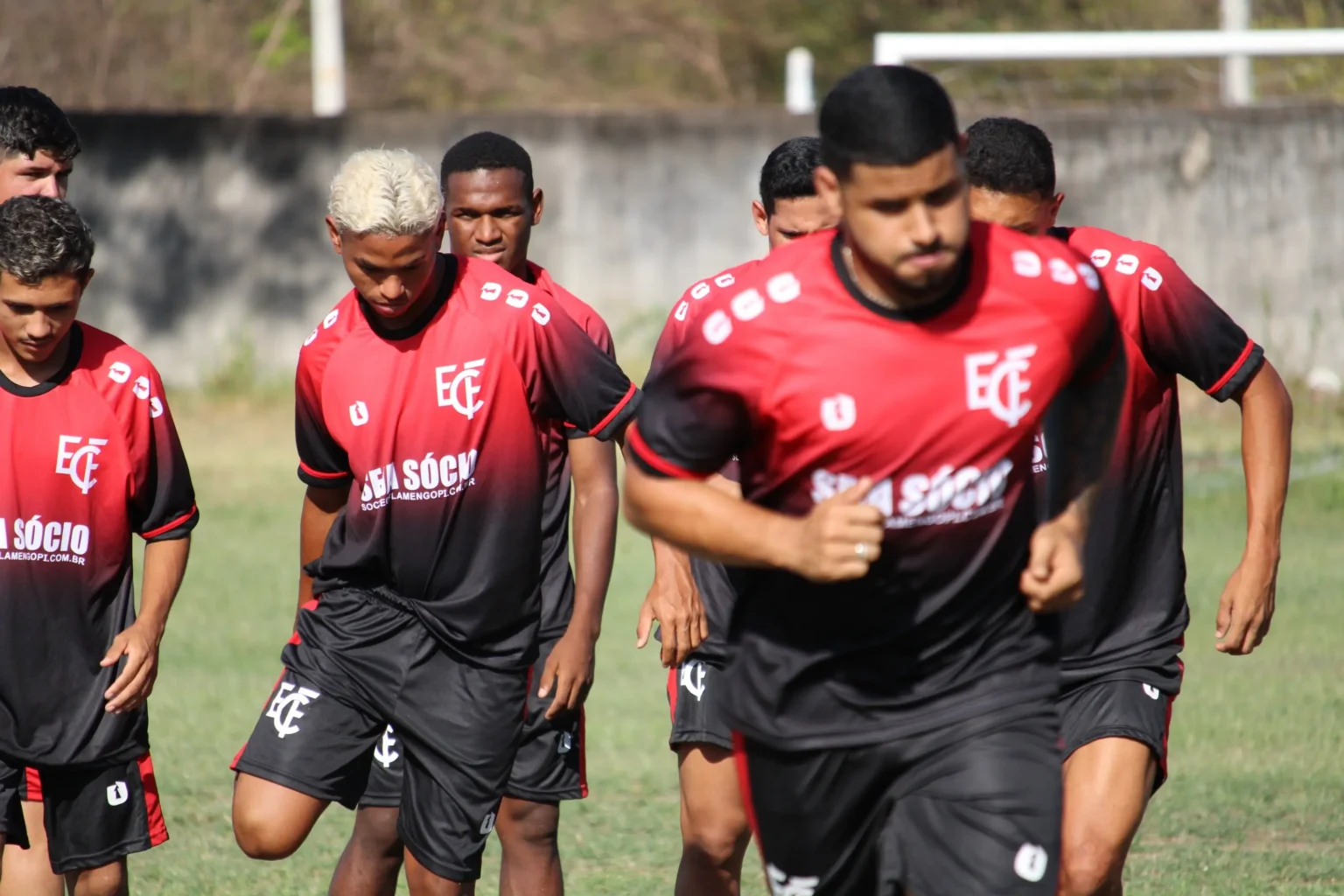 Flamengo-PI Visa Série B Estadual com Defesa Experiente e Ataque Rápido.