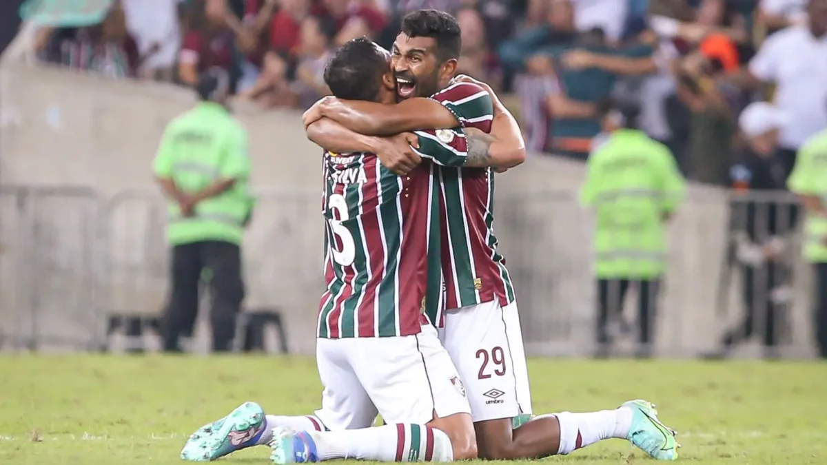 Fluminense pode perder zaga titular contra Botafogo: dúvida em Thiago Silva