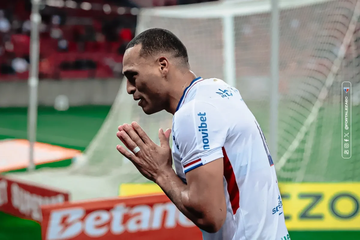 Fortaleza x Inter: Titi brilha com gol, mas sistema defensivo sofre com pressão adversária.