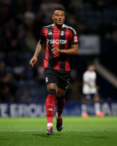 "Fulham Adota Camisa Rubro-Negra e Faz Homenagem ao Flamengo nas Redes Sociais"