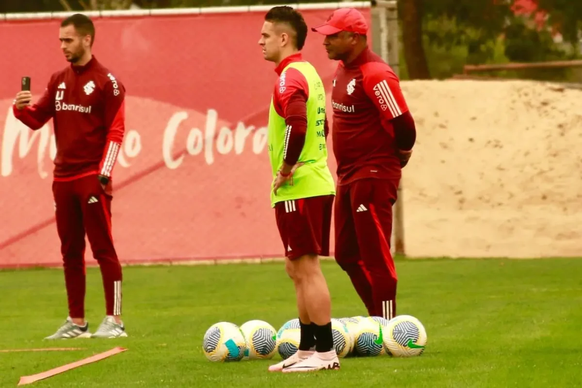 Inter: Borré se junta ao treino do grupo, enquanto Valencia trabalha na academia.