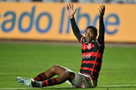 Jogador De la Cruz não enfrentará Bahia no jogo do Flamengo