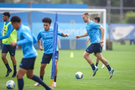 Jogadores em Transição, Rodrigo Ely e Jemerson Treinam com o Grêmio