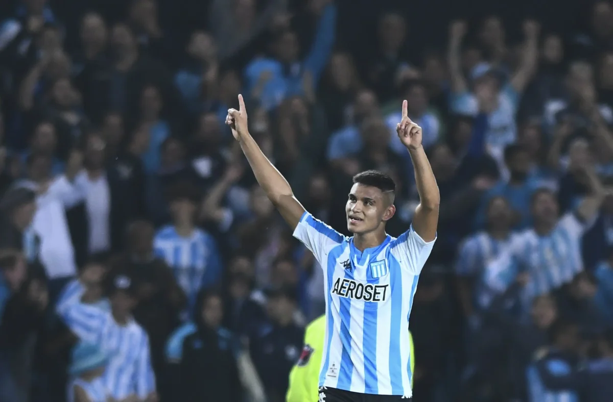 Julian Álvarez se vai e Alcaraz chega: argentino volta à Libertadores após 3 anos.