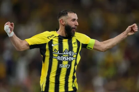 Karim Benzema faz Hat-trick: Al-Ittihad goleia Al-Wehda por 7 a 1 no Campeonato Saudita de Futebol