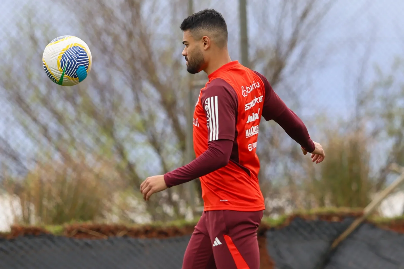 Lesão muscular de Bruno Tabata: Jogador desfalca o Inter no jogo contra o Cuiabá - Escalação