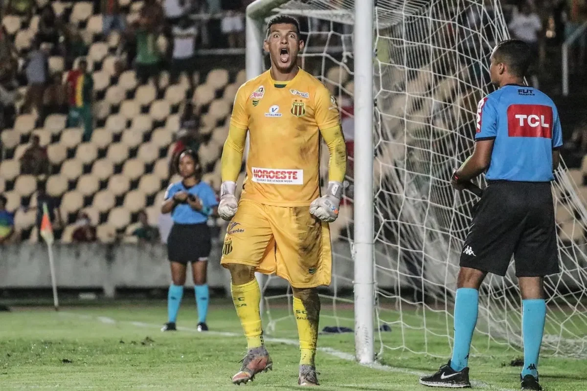 Luiz Daniel Reforça o Elenco do Ceará como Novo Goleiro