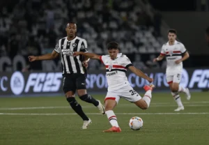 "2024: Marlon Freitas Revela o que o Tornou um Atleta Forte no Botafogo"