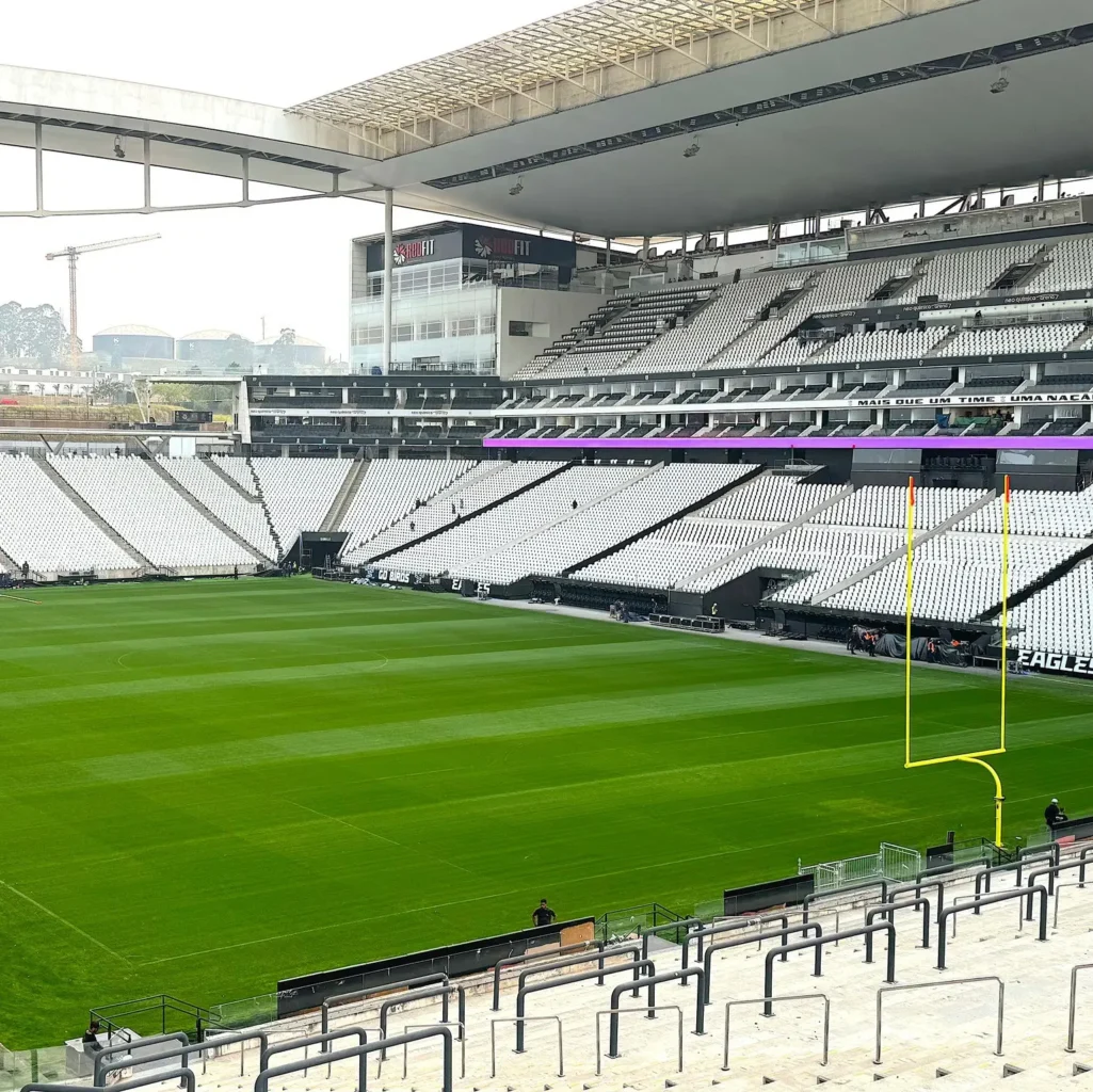 Nova Arena do Corinthians se prepara para receber jogo da NFL.