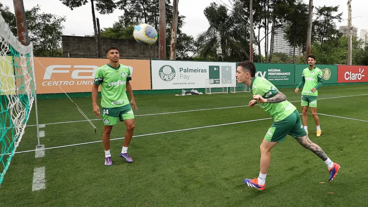 Palmeiras Incorpora Futevôlei no Aquecimento e Vitor Reis Retorna ao Treino Integral