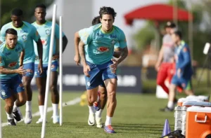 Pedro, do Flamengo, teve lesão após treino intensivo na Seleção, diz Landim