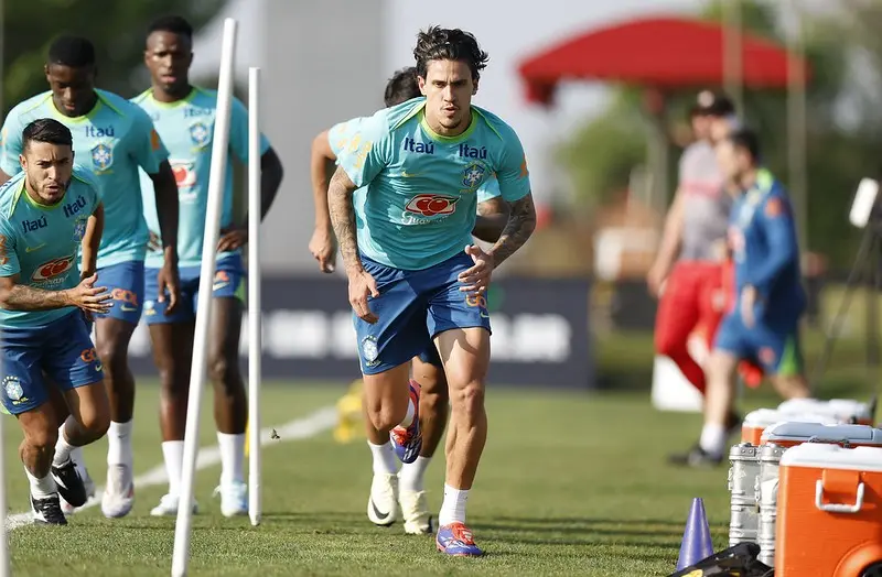 Pedro, do Flamengo, teve lesão após treino intensivo na Seleção, diz Landim