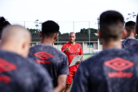 "Pepa Torna-se Técnico do Sport e Recebe Apoio de Torcedores do Cruzeiro: 'Boa Sorte, Mister'"