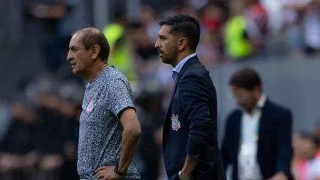 Ramón critica clássico e espera melhora do Corinthians; Emiliano chama resultado de "mentiroso"