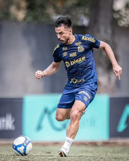 Santos Supera São Bernardo em Jogo-Treino no CT Rei Pelé.