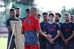 Sport se prepara para enfrentar o Paysandu com desfalques: confira a possível escalação