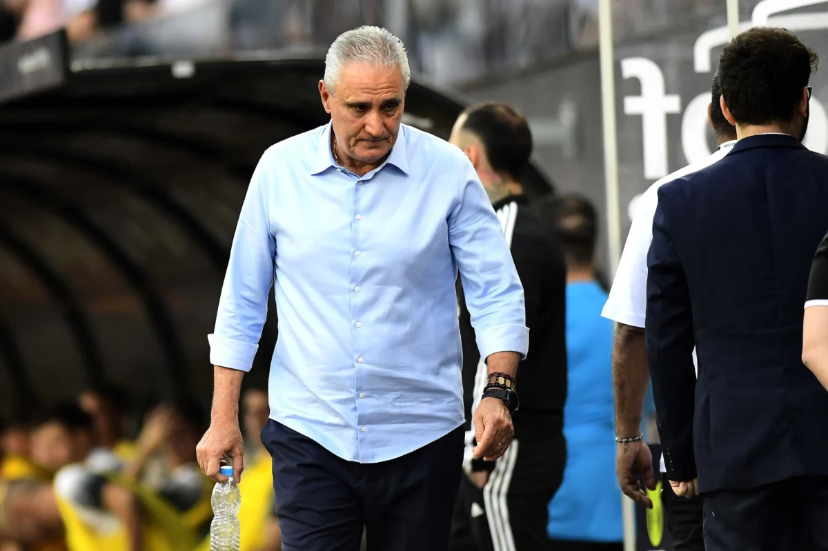 Tite se considera um "técnico camaleão" e fala sobre a necessidade de equilíbrio no Flamengo