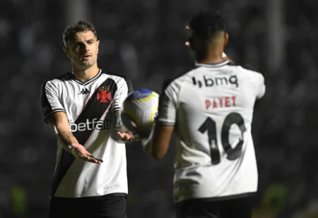 Torre de Babel: Vasco ultrapassa limite de jogadores estrangeiros no elenco