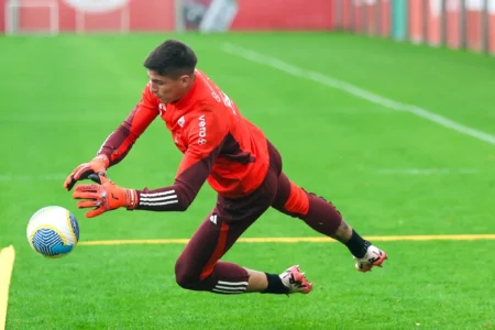 Treino do Internacional: Rochet retorna, e Aguirre e Wanderson são liberados para enfrentar o Cuiabá