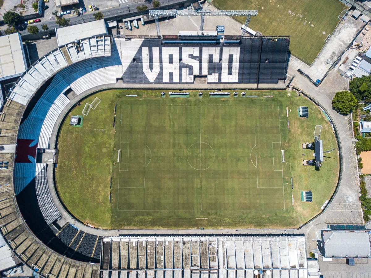 "Vasco da Gama Estuda Vender 'Pedaços' do Estádio de São Januário Antes de Reforma"