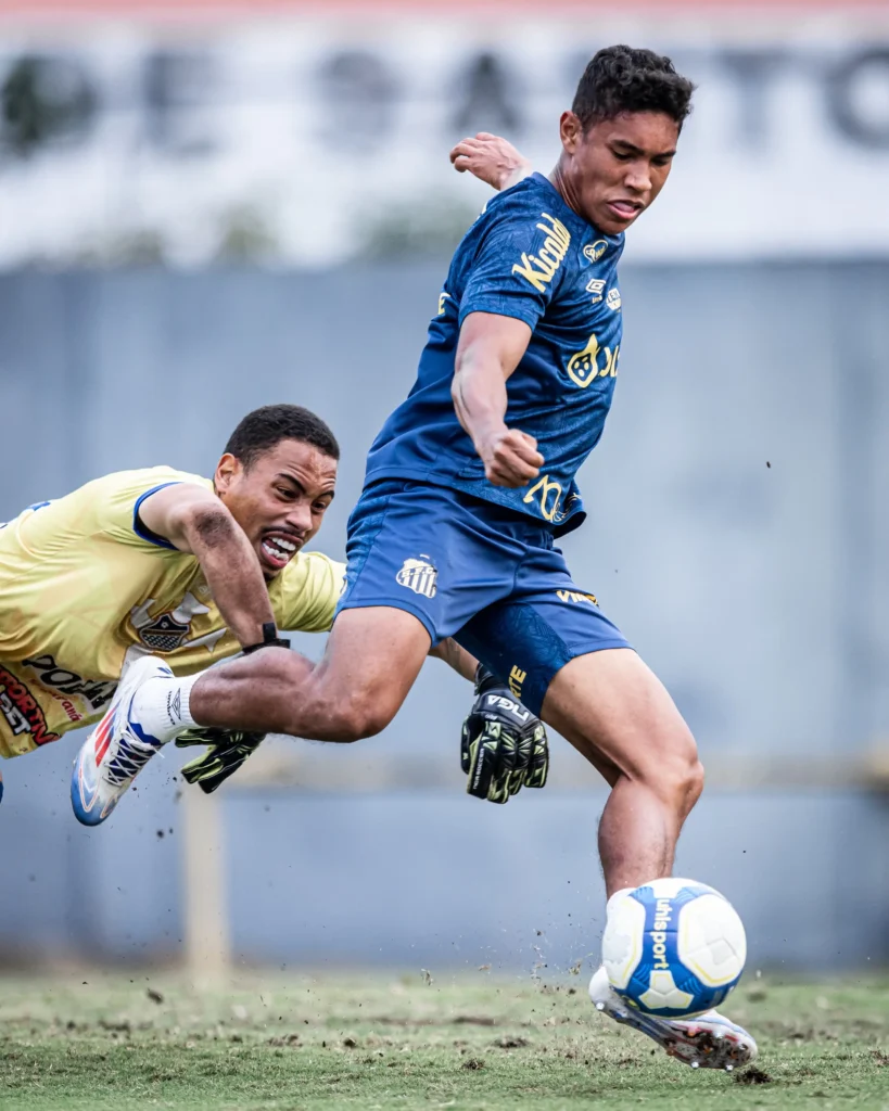 Vinicius Balieiro não considera mudança de clube: concentra-se em voltar a jogar pelo Santos