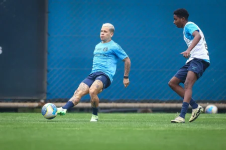 Yeferson Soteldo retorna aos treinamentos no Grêmio após a data Fifa; confira o provável time