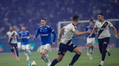 Assistente Técnico do Cruzeiro Defende Mateus Vital: Dinâmica, Movimentação e Velocidade no Futebol.