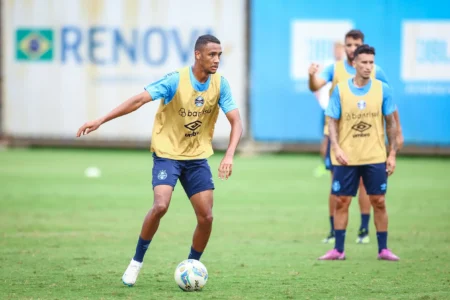 Atacante do Grêmio sofre com lesões e fica de fora de quase 80% dos jogos do ano.