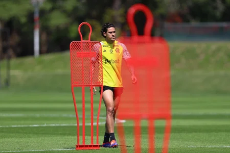 Flamengo define terça como dia decisivo para escolher substituto de Pedro.